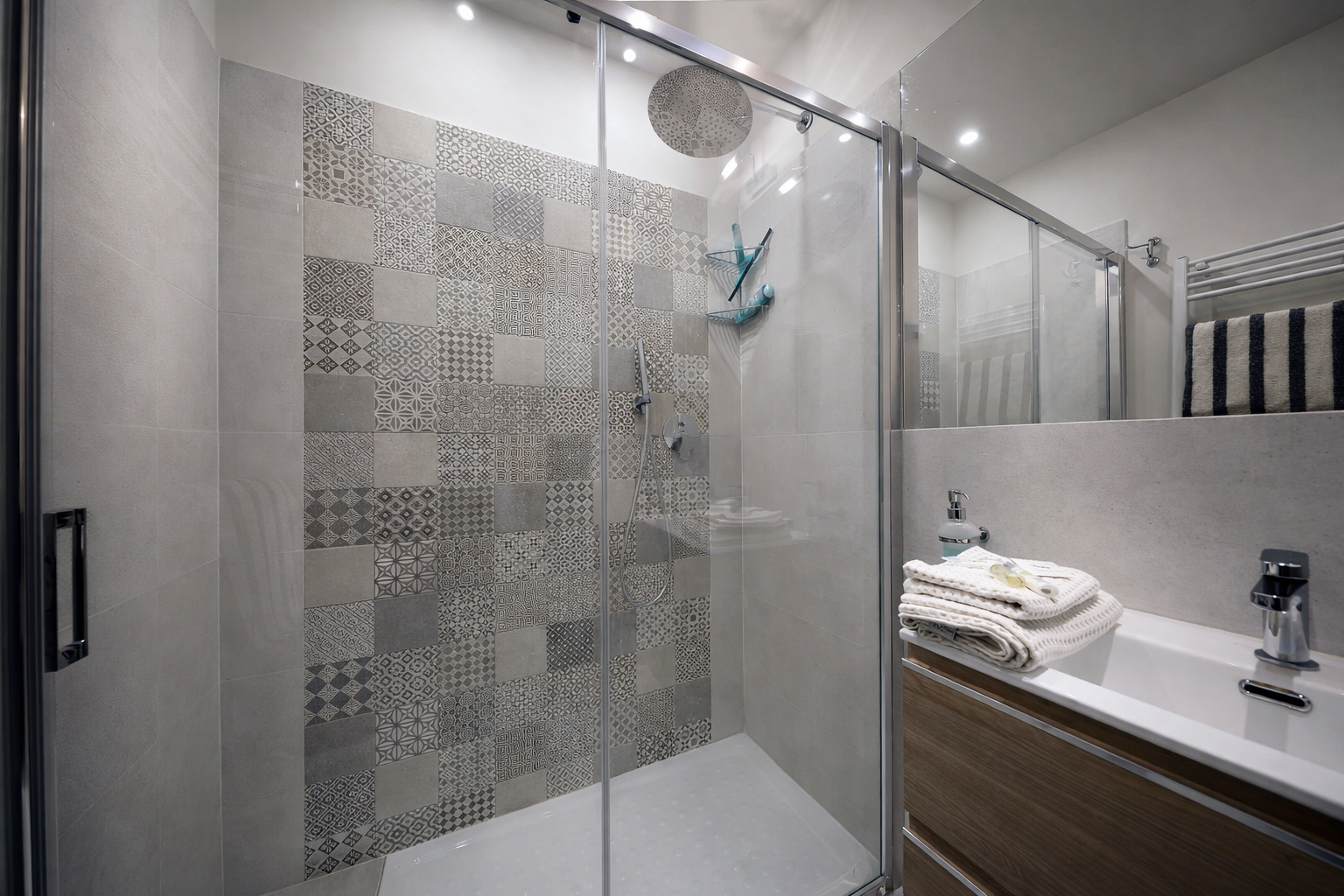 Bagno con cementine, Siena UpTown